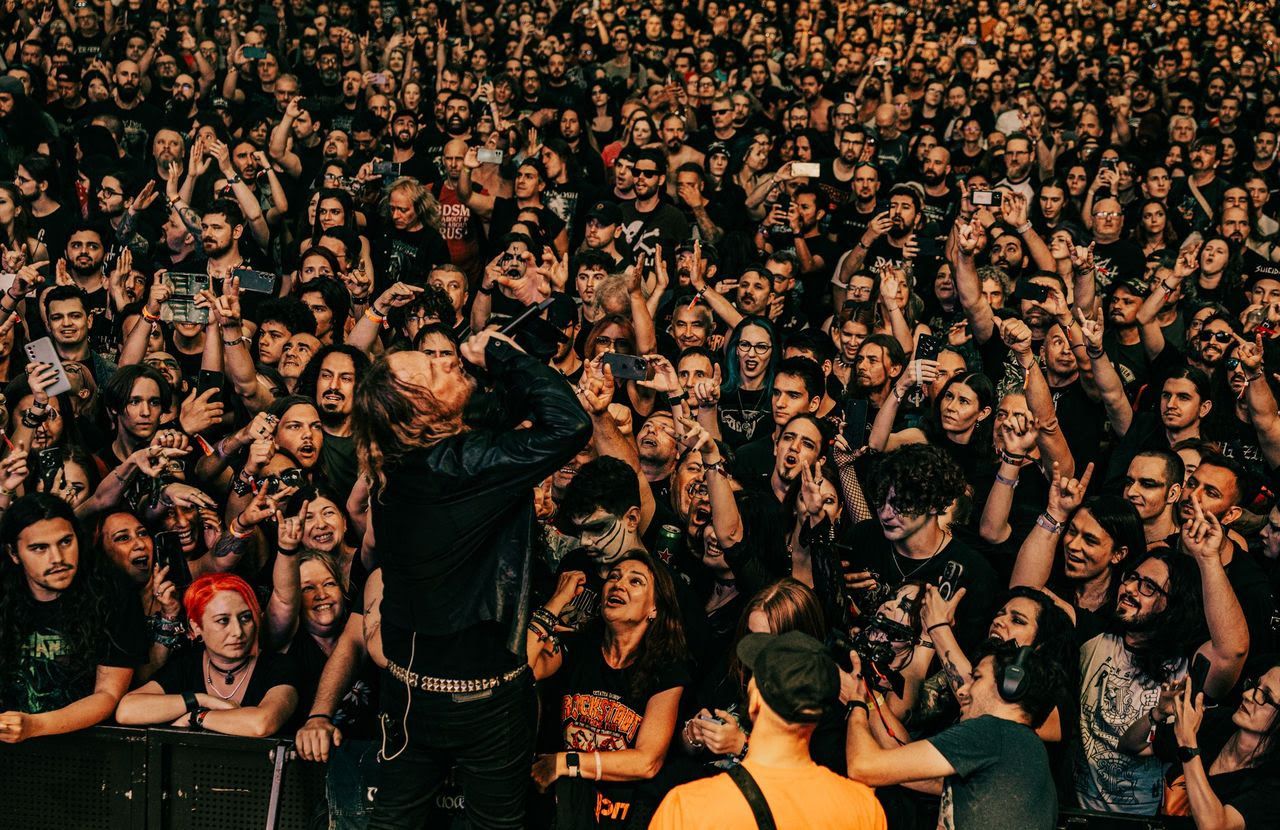 Dark Tranquility Crowd